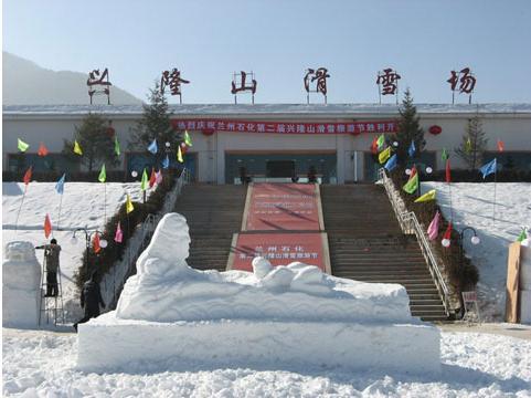 为兰州兴隆山滑雪场提供雪鞋烘干机，雪具存放架等滑雪设备